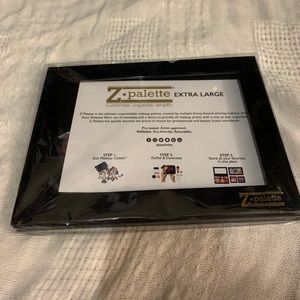 NWT extra large Z Palette